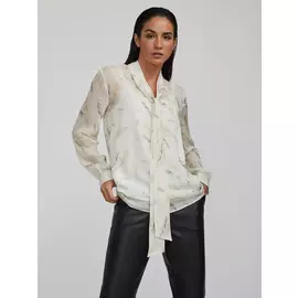 Р‘Р»СѓР·Р° СЃ Р»РµРЅС‚Р°РјРё