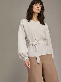 Блуза с объемными рукавами и поясом