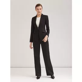 РљРѕСЃС‚СЋРјРЅС‹Р№ Р¶Р°РєРµС‚ РїСЂРёС‚Р°Р»РµРЅРЅРѕРіРѕ СЃРёР»СѓСЌС‚Р°