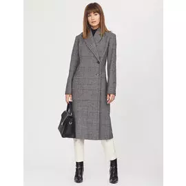 РџСЂРёС‚Р°Р»РµРЅРЅРѕРµ РїР°Р»СЊС‚Рѕ СЃ Р°СЃРёРјРјРµС‚СЂРёС‡РЅРѕР№ Р·Р°СЃС‚РµР¶РєРѕР№