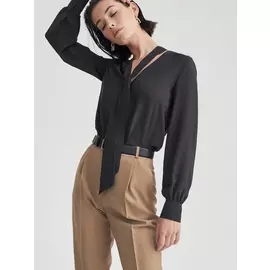 Р‘Р»СѓР·Р° СЃ Р»РµРЅС‚Р°РјРё РѕР±СЉРµРјРЅС‹РјРё СЂСѓРєР°РІР°РјРё