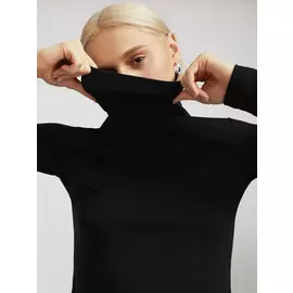 РўРѕРЅРєРёР№ СЃРІРёС‚РµСЂ СЃ РІС‹СЃРѕРєРёРј РІРѕСЂРѕС‚РЅРёРєРѕРј