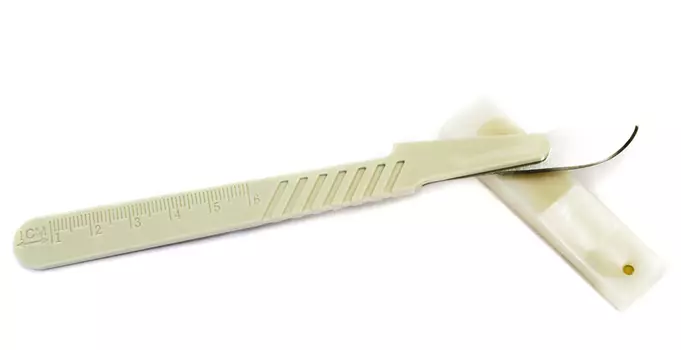 Скальпель одноразовый со стальным лезвием, стерильный