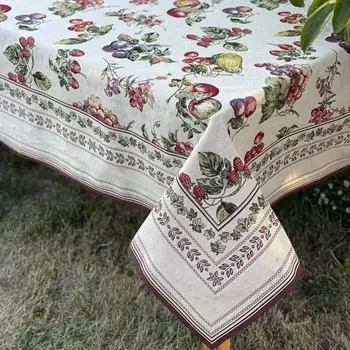 Скатерть гобеленовая 137 х 183 см Le Gobelin Ягоды