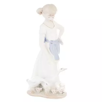 Статуэтка Девочка и гуси Royal Classics