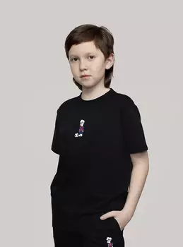 Футболка детская "Мальчик игрок", цвет чёрный (128)
