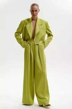 Брюки с глубокими складками