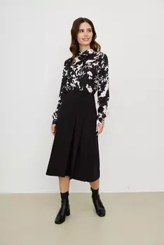 Юбка с асимметричными складками