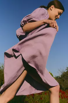 Платье с открытой спинкой