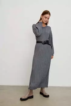 Платье вязаное с круглой горловиной