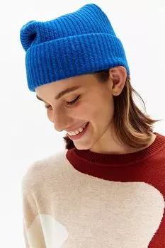 Шапка объемная с отворотами