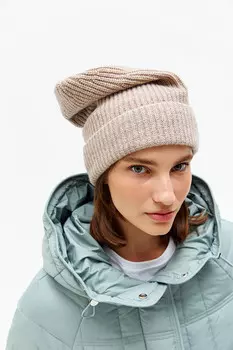 Шапка объемная с отворотами