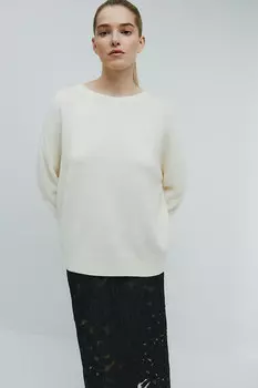 Свитер оверсайз с круглой горловиной