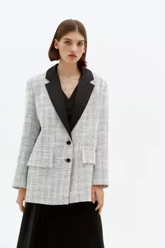 Жакет однобортный с расширенной линией плеча