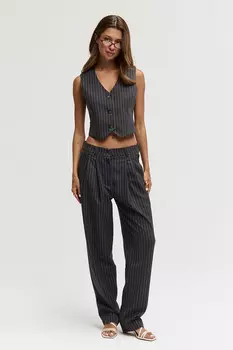 Брюки бананы в полоску темно-серого цвета