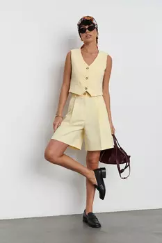 Шорты костюмные прямые ванильного цвета