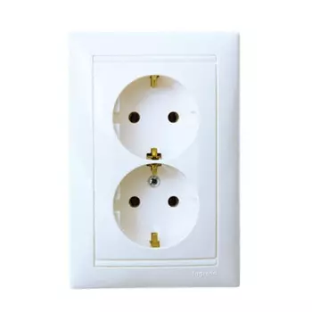 Розетка Legrand 774400