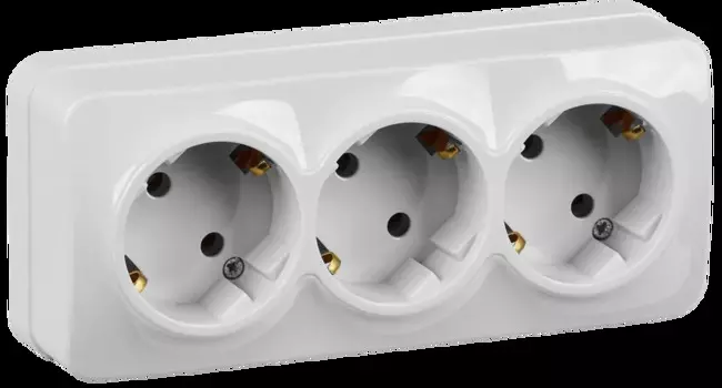 Розетка трехместная IEK GLORY для открытой установки РС23-3-ХБ с заземлением 16А белый