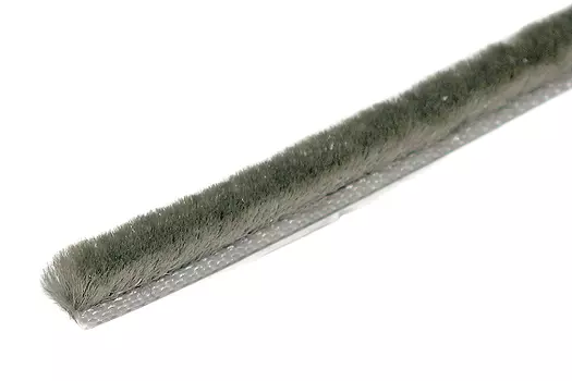 Щетка самоклеящаяся противоударная 6,9х6 5,5 м СЕРЕБРО + прищепки 4шт.