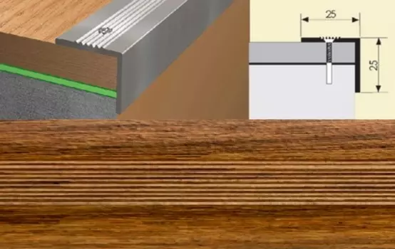 Угол 25*25 0,9 дуб медовый