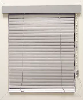 Жалюзи горизонтальные пластиковые 60*145 см, белые DEKORON