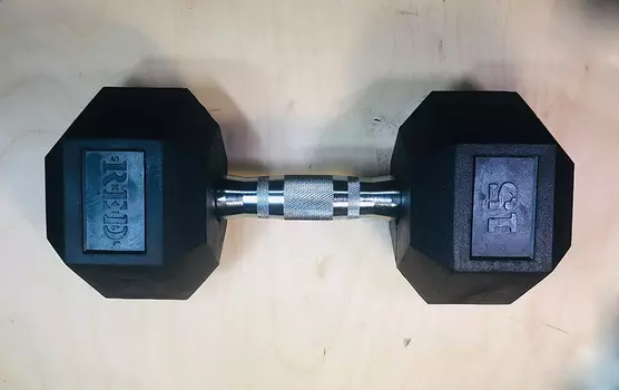 Гантель гексагональная резиновая RED Skill 17,5 кг