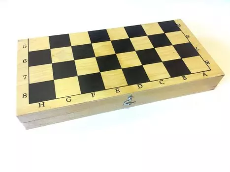 Шахматы обиходные 02-18, лакированные