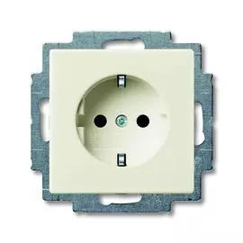 Розетка ABB Basic55 Schuko с/з 16A 250V безвинтовой зажим chalet-белый 2CKA002011A6144