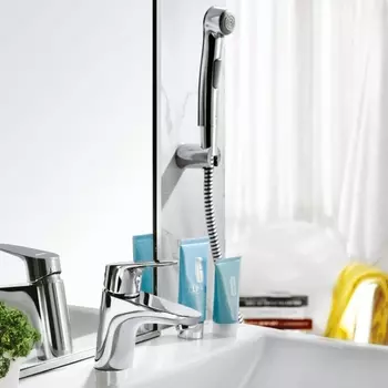 Смеситель с гигиеническим душем Bravat Drop F14898C-2