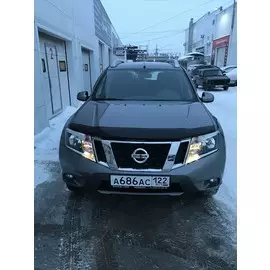 Дефлектор капота темный Nissan Terrano 2013-