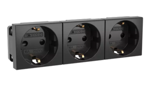 Блок розеток DKC Viva, в кабель канал, 3-х постовая/модулей: 6, с з/к, со шторками, 16A, модульная, IP20, черный (45203)