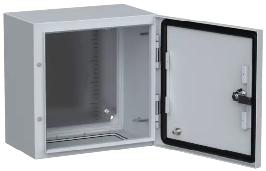 Корпус металлический с монтажной панелью 30 см x 30 см x 20 см, IP66, УХЛ1, замок с ключом, серый, IEK TITAN 5 ЩМП-30.30.20 (TI5-10-N-030-030-020-66)