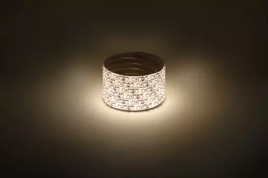 Лента светодиодная LS2835 120LED-IP65-WW-eco-5m, 5 м, PLS 2835, 120 шт./9.6 Вт на метр, 12V, 3000 K, теплый белый, IP65 Эра (Б0035600)