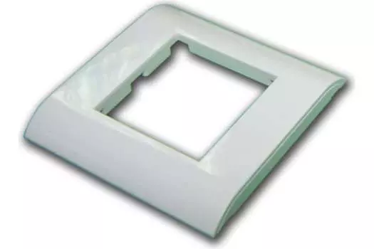 Накладка на цоколь Lanmaster, 45х45, 2 мод., пластик, белый (LAN-FR45x45-WH)