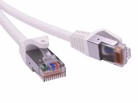 Патч-корд F/UTP кат.5e, 3м, RJ45-RJ45, белый, LSZH, экранированный, DKC (RN5EFU4530WH)