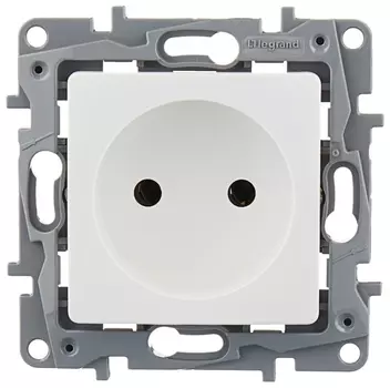 Розетка Legrand Etika, скрытый монтаж, однопостовая, 16A, механизм без рамки и накладки, IP20, белый (672220)