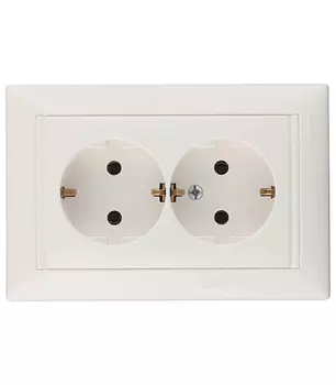 Розетка Legrand Valena, скрытый монтаж, 2-х постовая/модулей: 1, 16А, в сборе, IP20, белый (694272)
