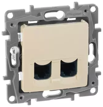 Розетка RJ-45+RJ-45 скрытый монтаж категория 6, FTP, слоновая кость, Legrand Etika (672354)