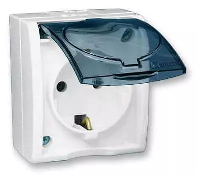 Розетка Simon Simon15, открытый монтаж, однопостовая, с з/к, со шторками, с крышкой, 16A, в сборе, IP54, белый (1594432-030)