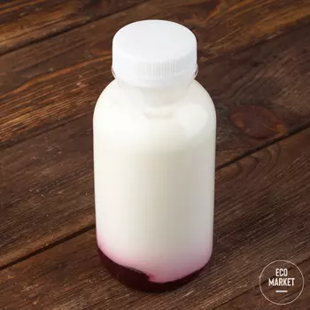 Йогурт натуральный с вишней 3-5% ~ 0,33 л.