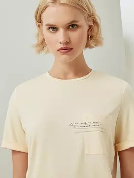 Футболка с нагрудным карманом жёлтая S(44)