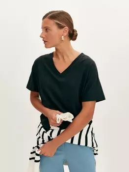 Футболка с V-вырезом XS(42)