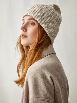 Шапка из шерсти белого оттенка (54-56)