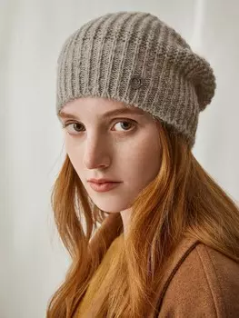 Шапка из шерсти в бежевом оттенке (54-56)