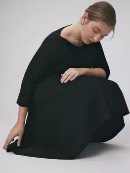 Комбинированное черное платье с поясом M(46)