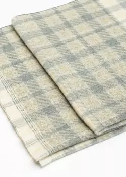 Светлый шарф в клетку (65*190)