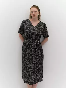Приталенное платье из вискозы с дизайнерским принтом 4XL(56)