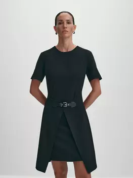 Приталенное платье мини с коротким рукавом XS(42)