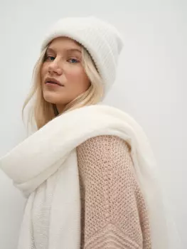 Шапка белого цвета (54-56)