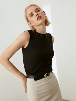 Топ без рукавов приталенный чёрный S(44)